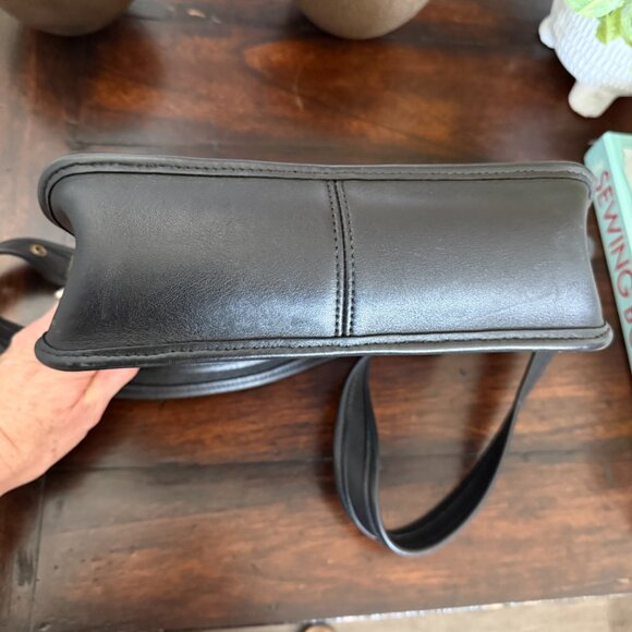 Vintage Coach Black Crossover Bag - Picture 5 of 10